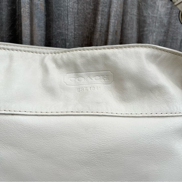 Large Leather Coach Zoe Hobo Bag in cream/ivory - Picture 2 of 14